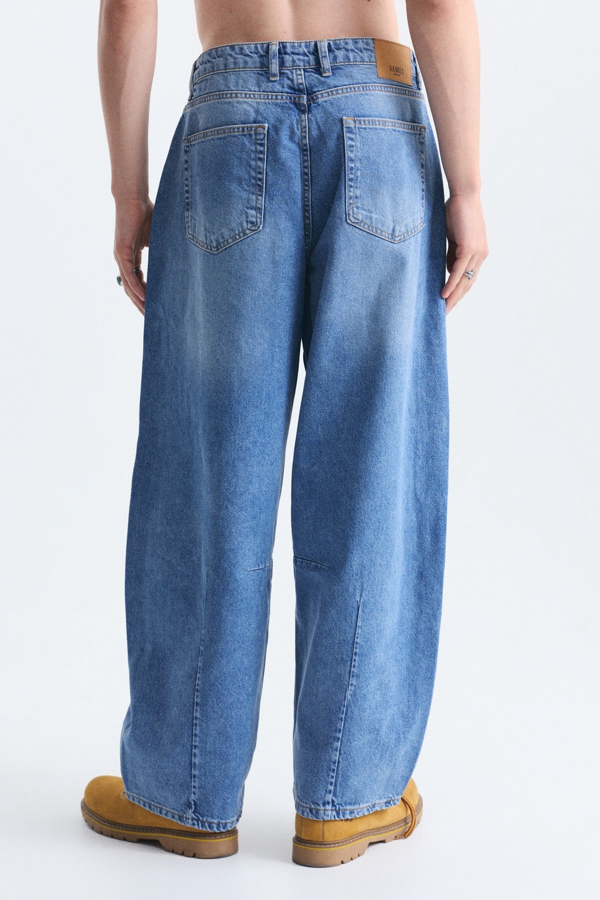 Metal Kanca Detaylı Balloon Fit Jean