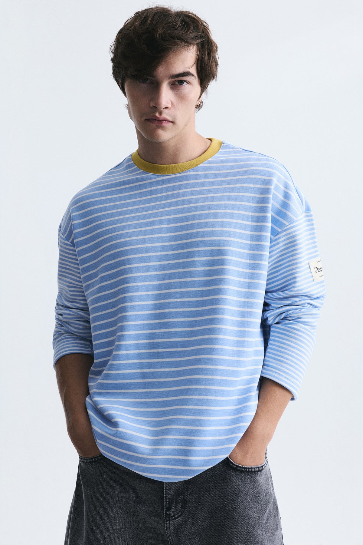 Kontrast Yaka Çizgili Sweatshirt
