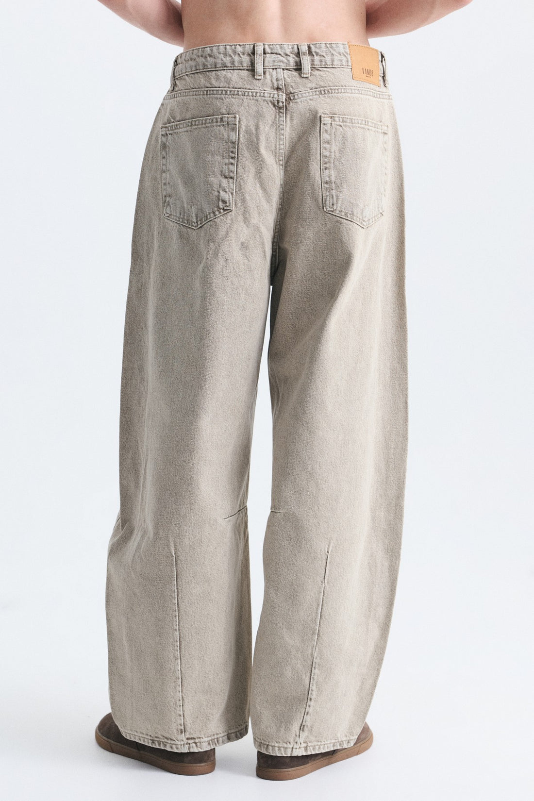 Metal Kanca Detaylı Balloon Fit Jean
