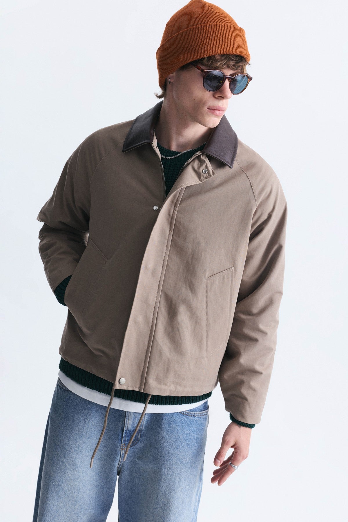 Boxy Fit Kontrast Yaka Mont