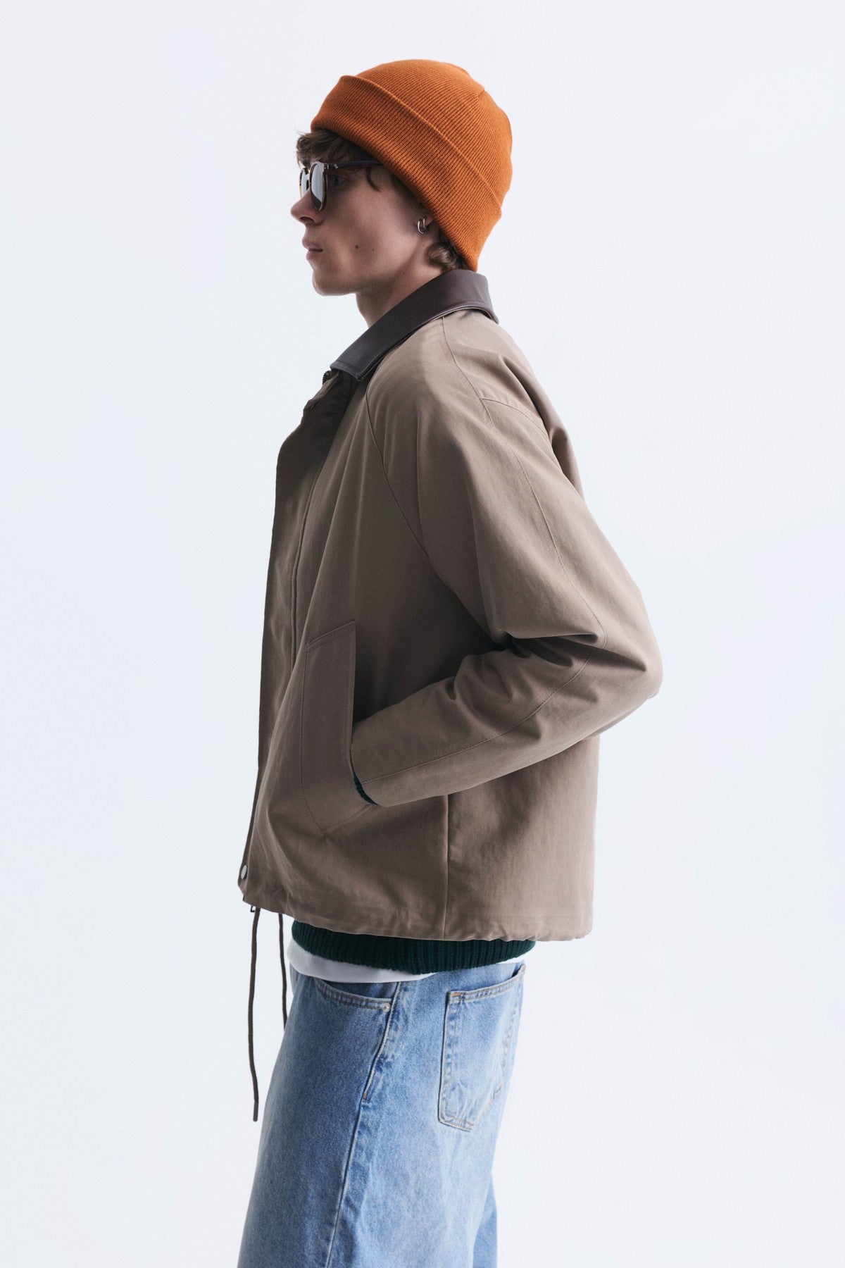 Boxy Fit Kontrast Yaka Mont