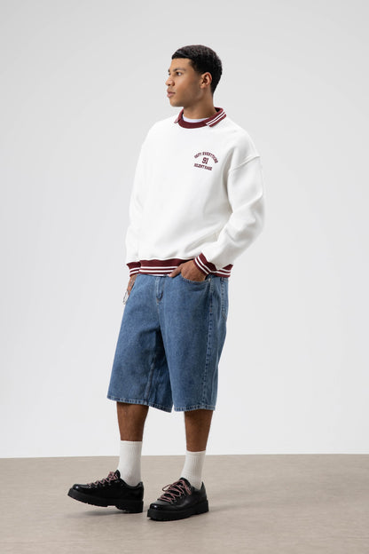 Oversize Yaka Nakış Detaylı Sweatshirt