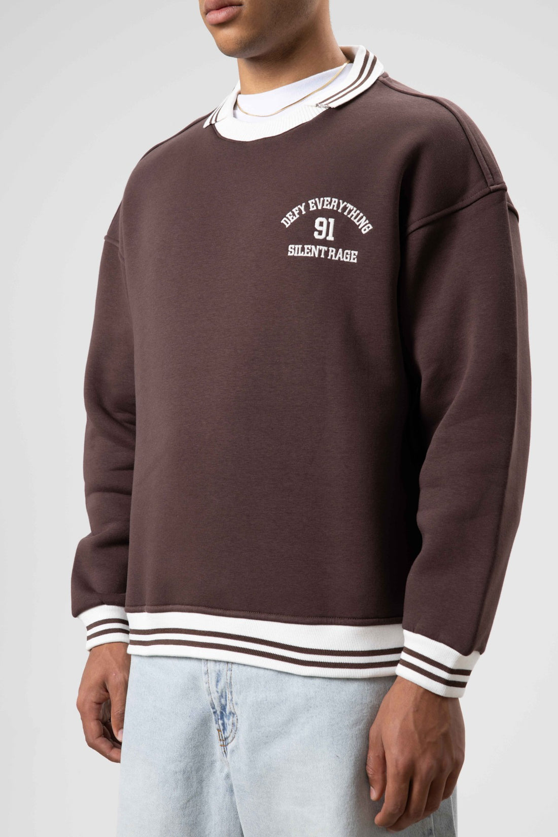 Oversize Yaka Nakış Detaylı Sweatshirt