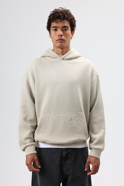 Oversize Nakış Detaylı Hoodie
