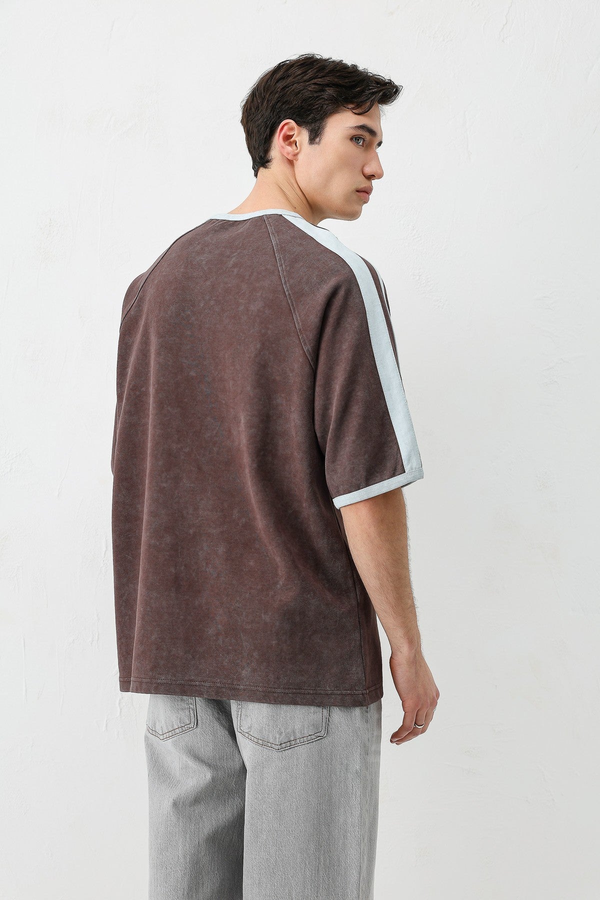 T-SHIRT WASHED REGLAN KOL