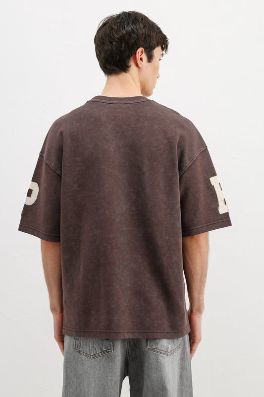 Oversize Kol ve Göğüs Yazı Baskılı Tişört