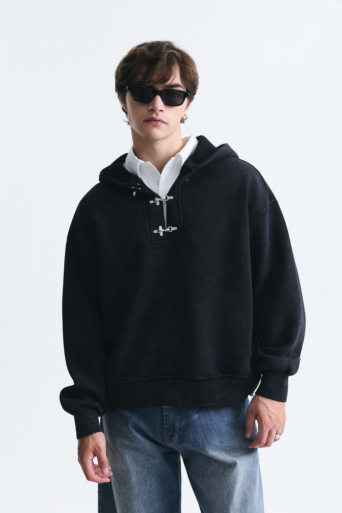Boxy Fit Metal Klips Kapama Sweatshirt