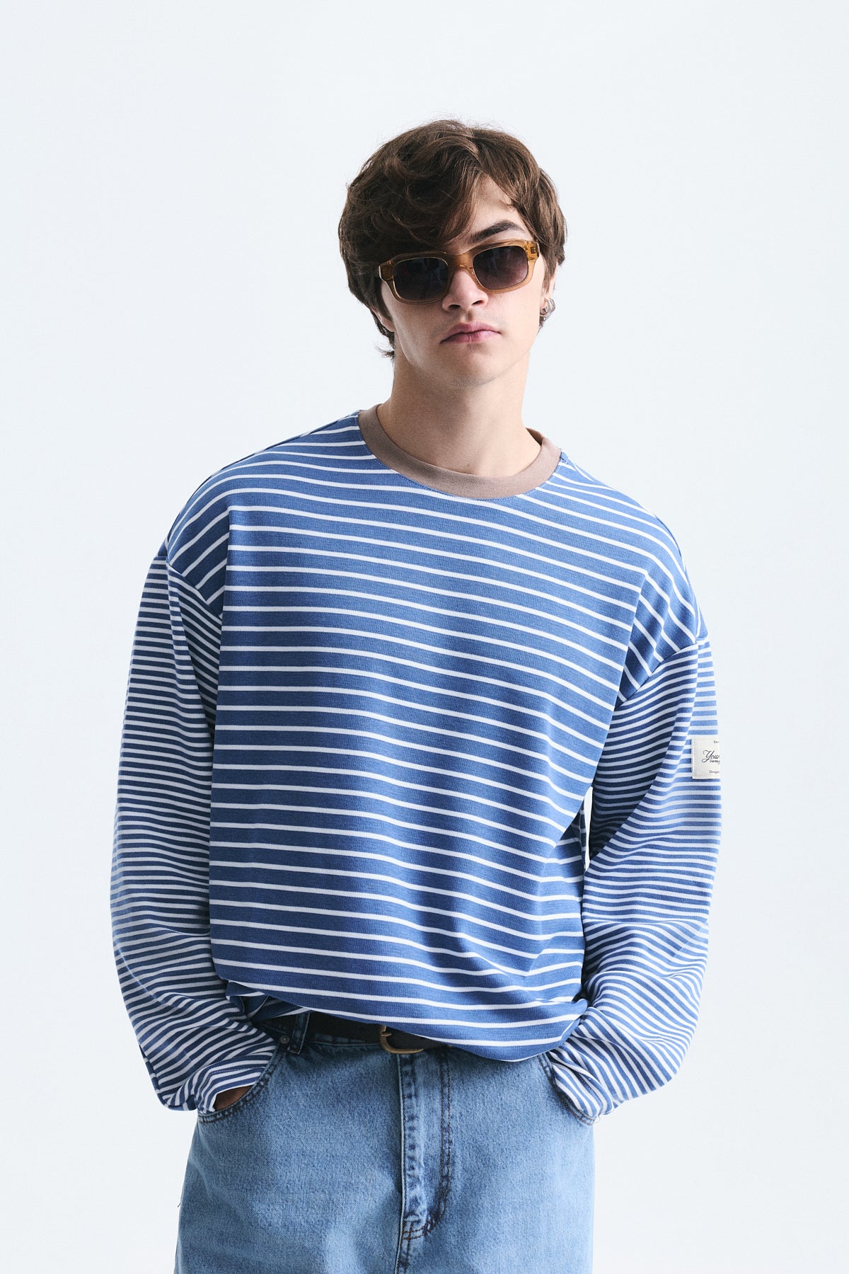 Kontrast Yaka Çizgili Sweatshirt