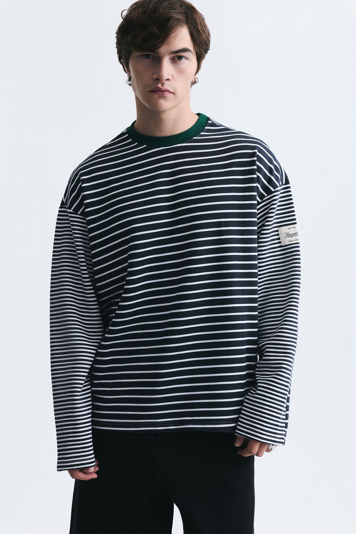 Kontrast Yaka Çizgili Sweatshirt