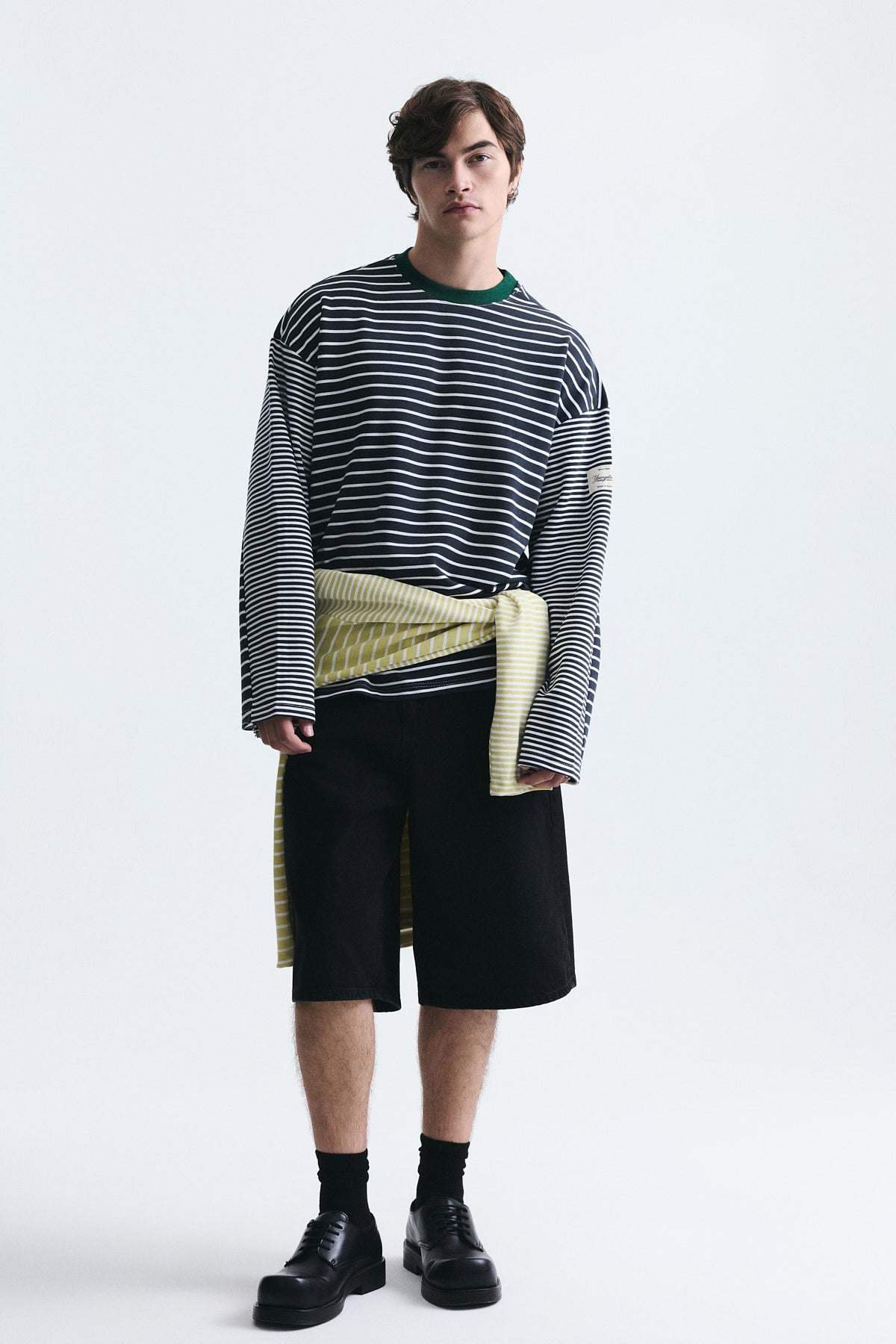 Kontrast Yaka Çizgili Sweatshirt