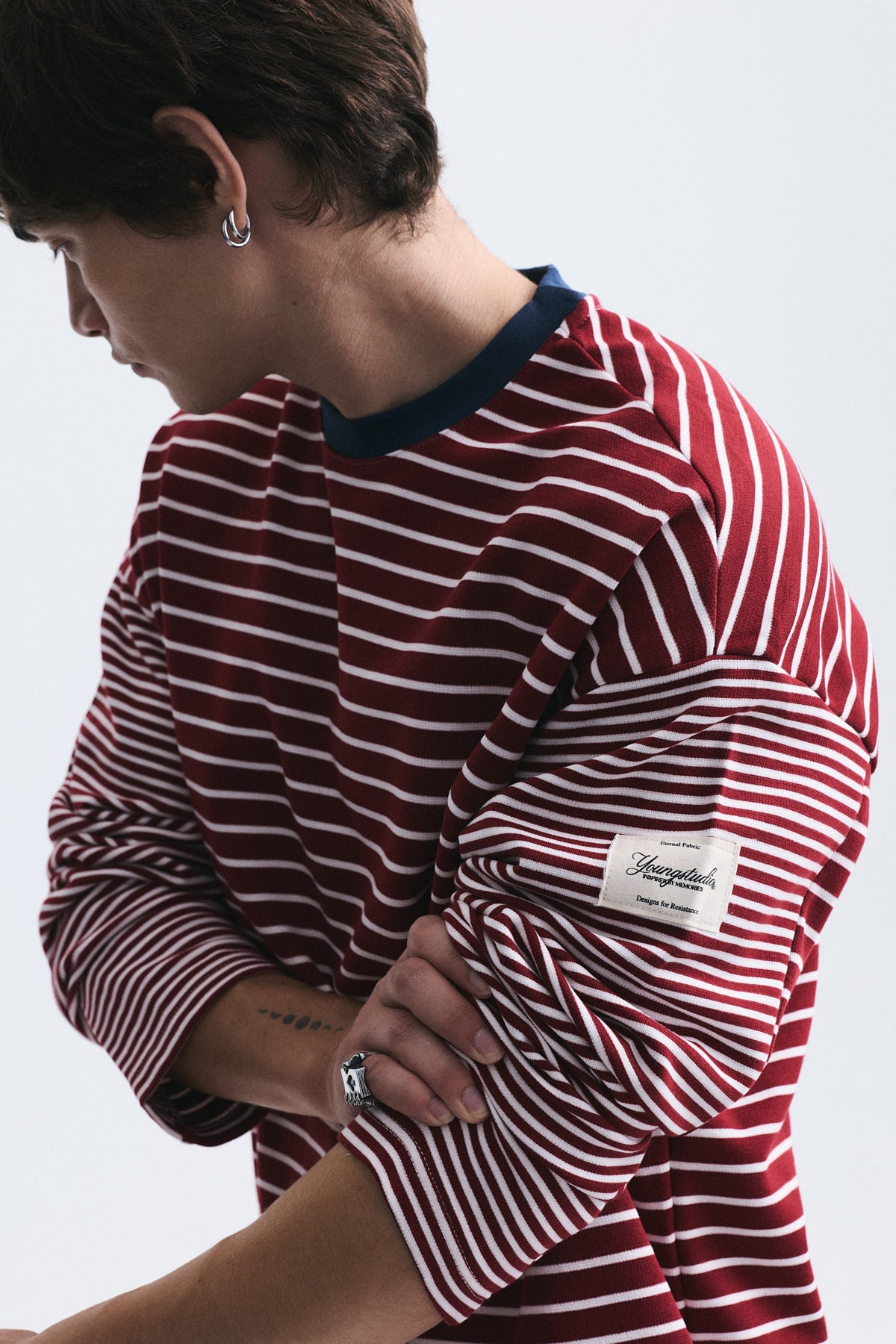Kontrast Yaka Çizgili Sweatshirt
