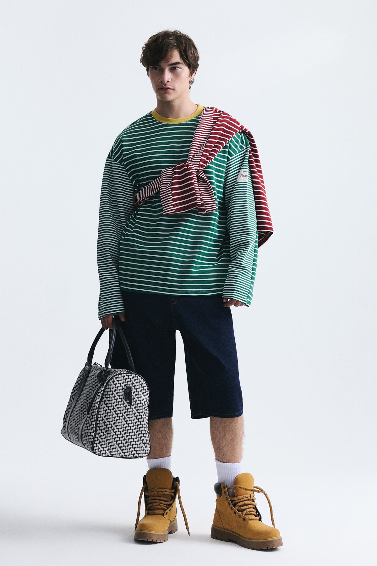 Kontrast Yaka Çizgili Sweatshirt