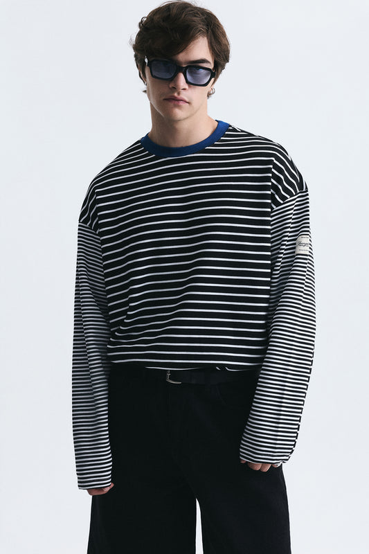 Kontrast Yaka Çizgili Sweatshirt