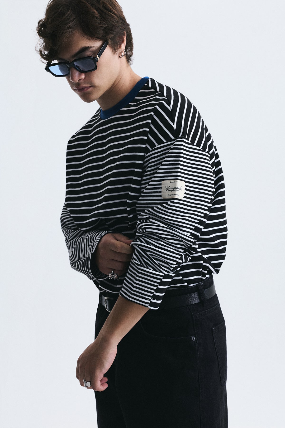 Kontrast Yaka Çizgili Sweatshirt