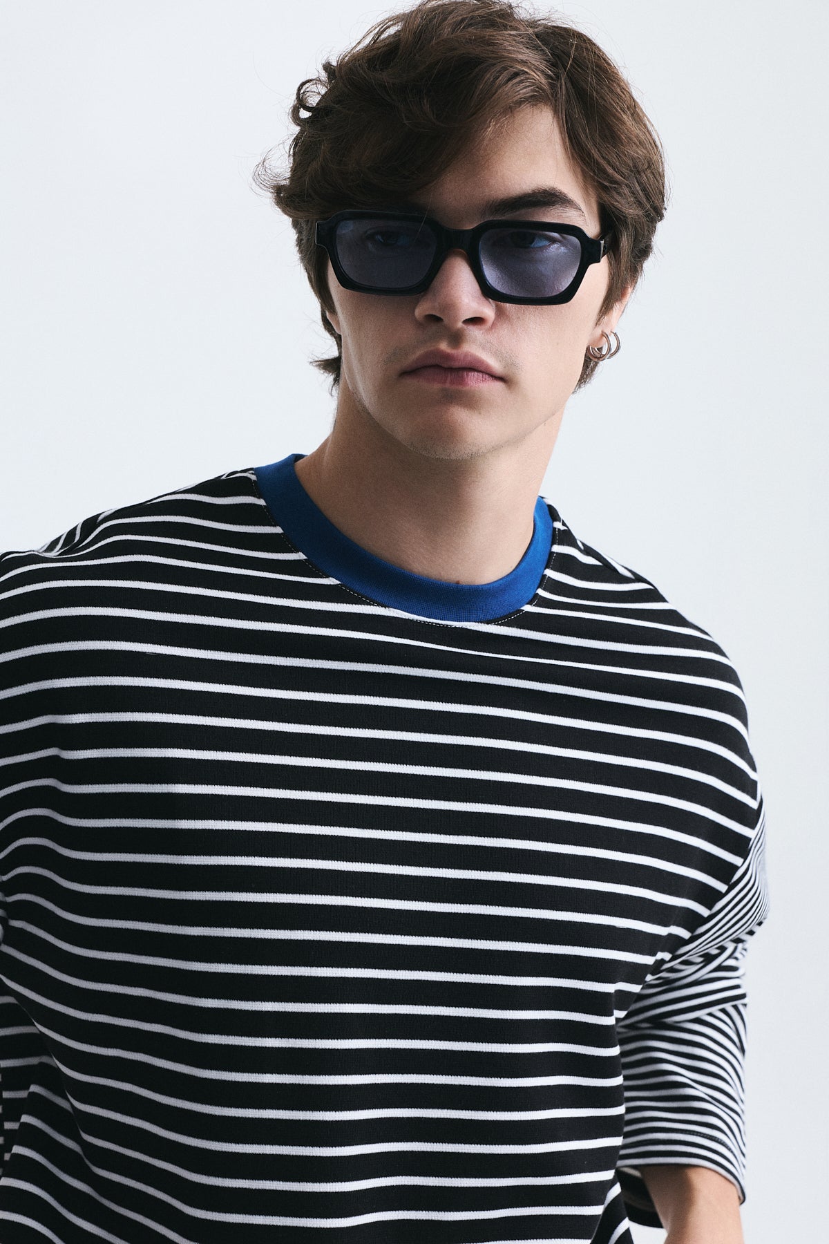 Kontrast Yaka Çizgili Sweatshirt