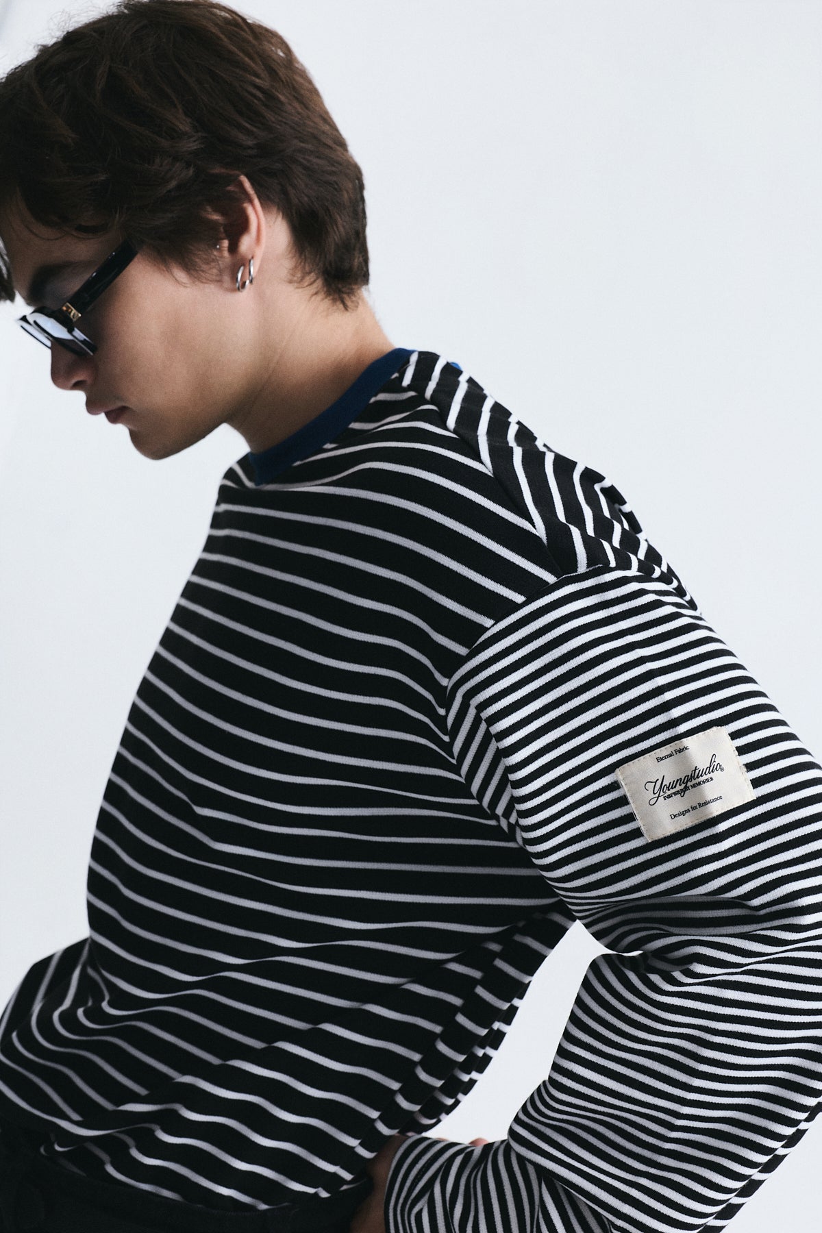 Kontrast Yaka Çizgili Sweatshirt