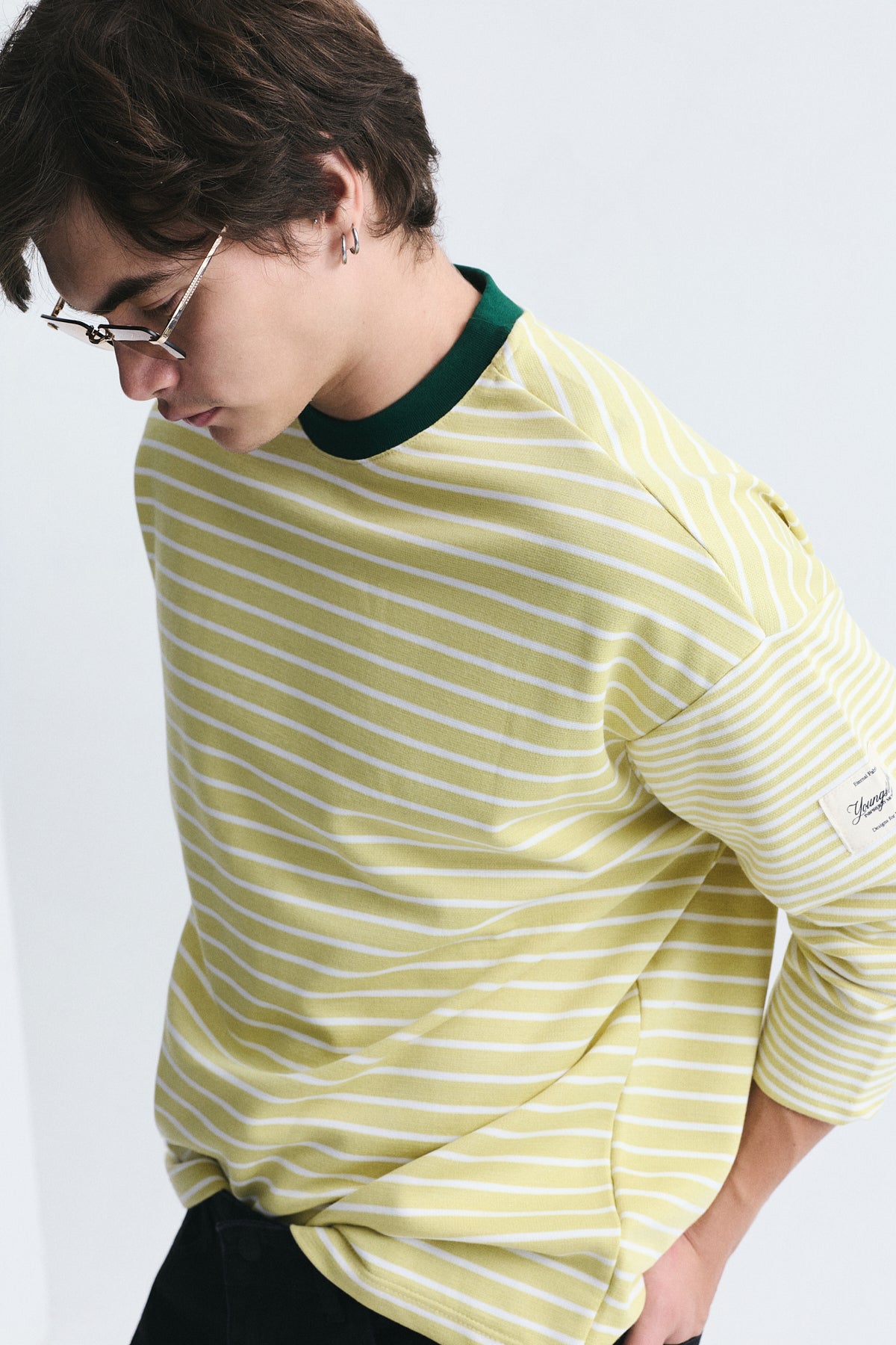 Kontrast Yaka Çizgili Sweatshirt