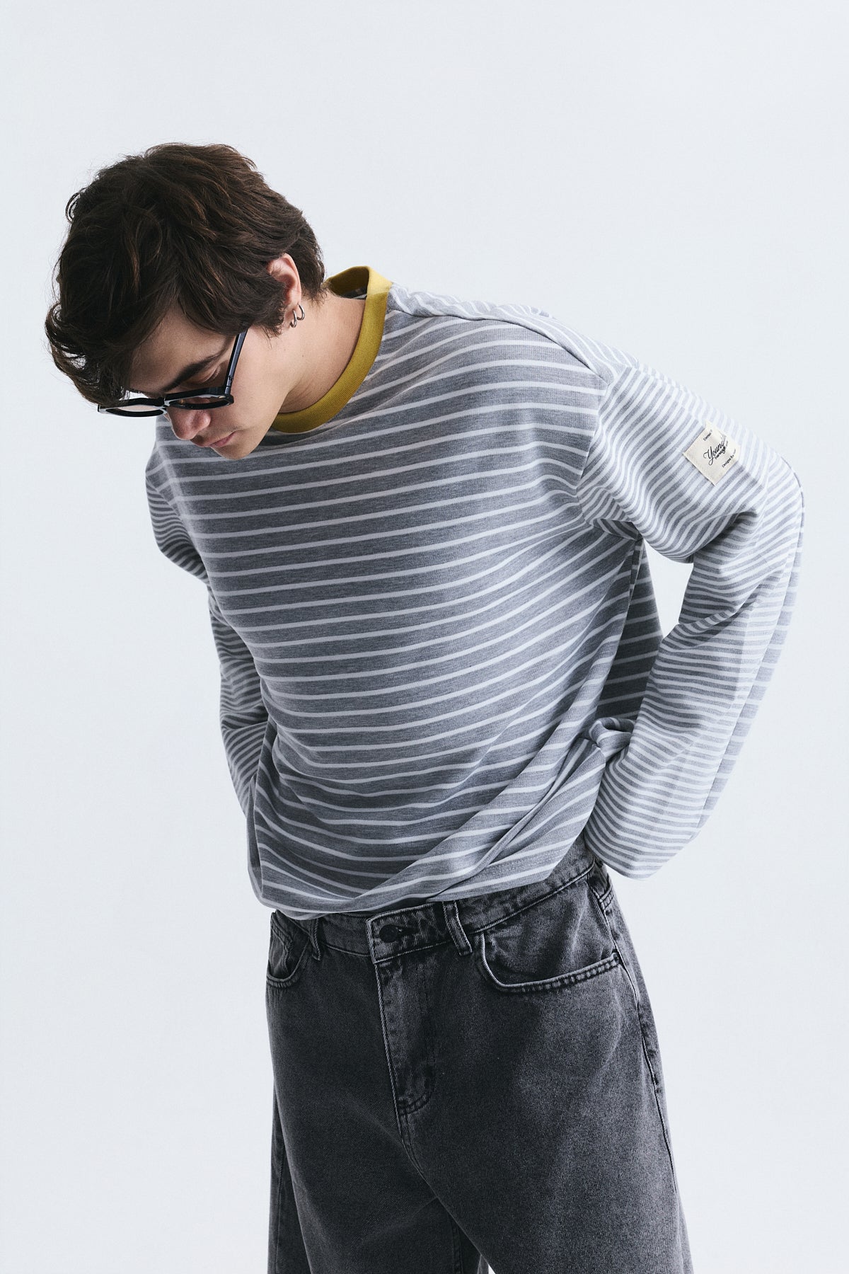 Kontrast Yaka Çizgili Sweatshirt