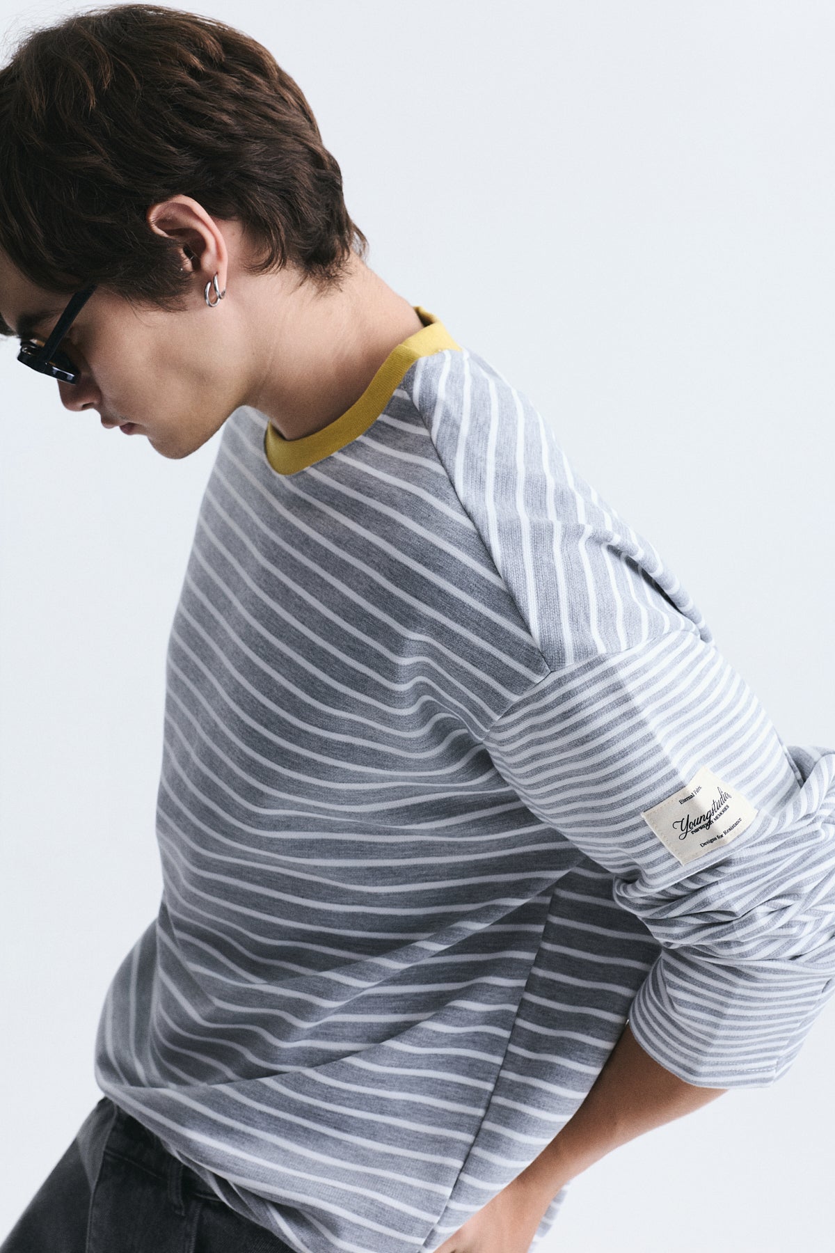Kontrast Yaka Çizgili Sweatshirt