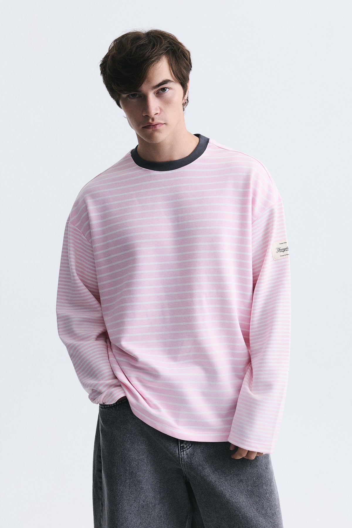Kontrast Yaka Çizgili Sweatshirt