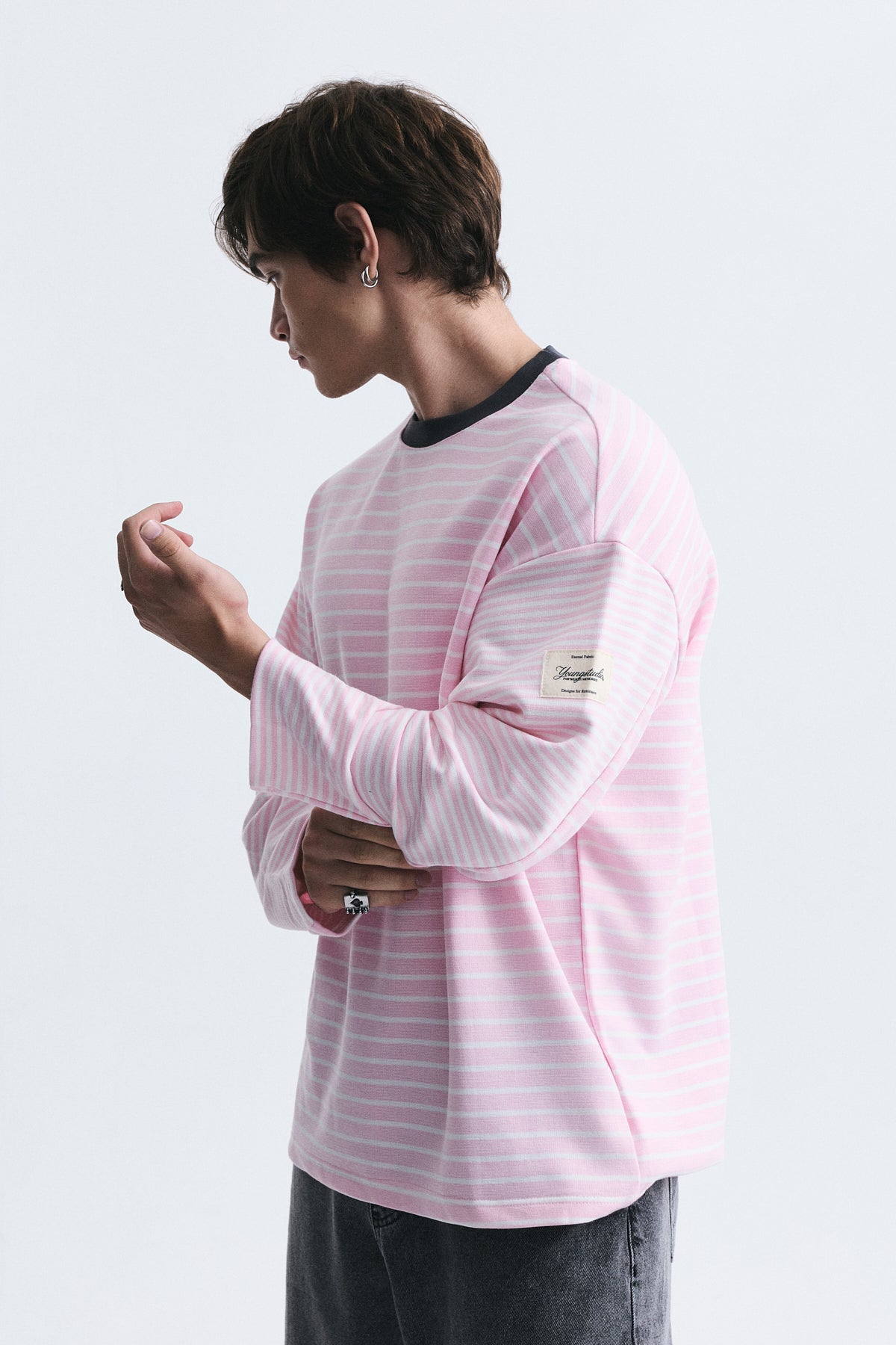 Kontrast Yaka Çizgili Sweatshirt