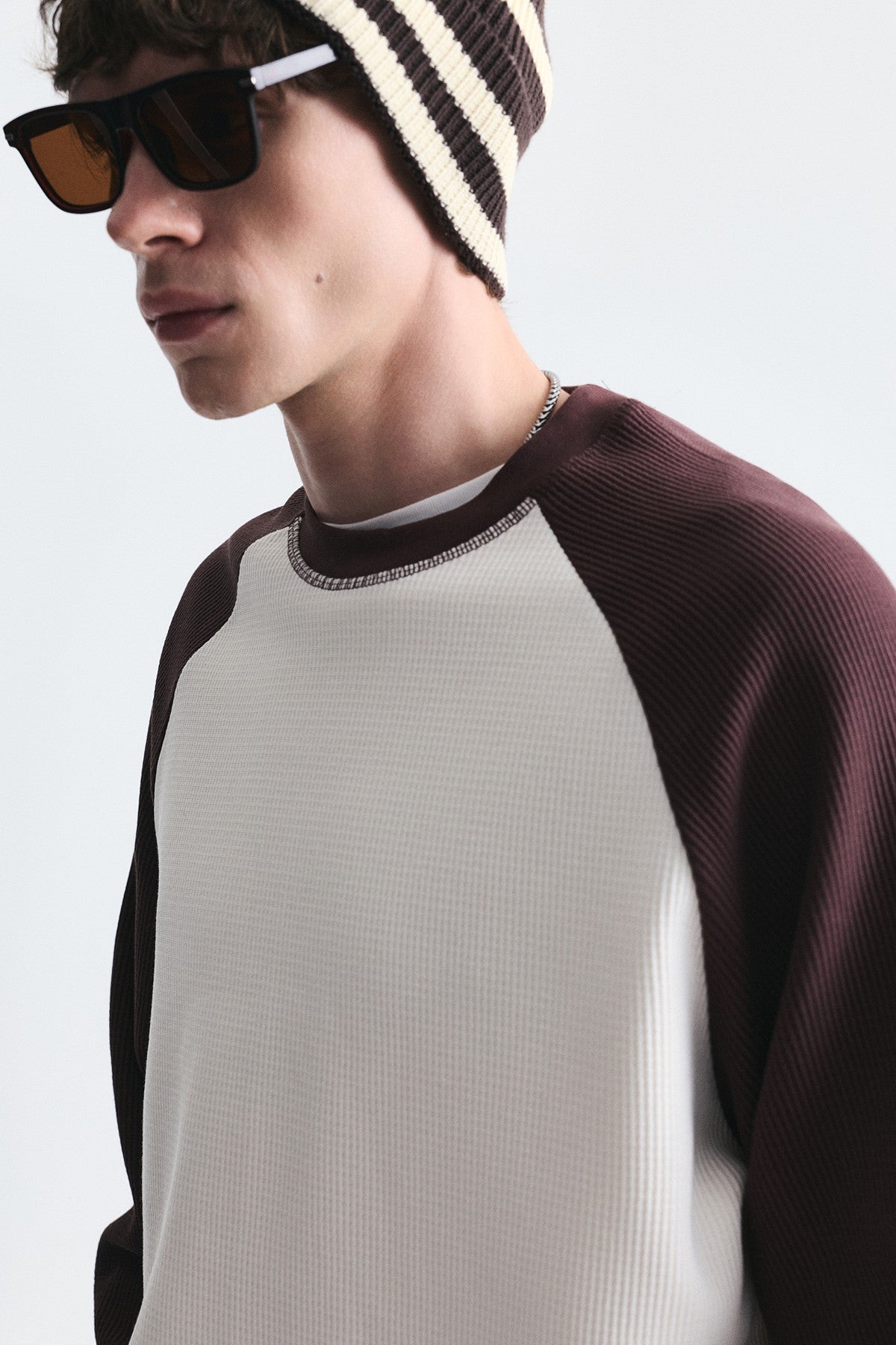Renk Bloklu Dokulu Sweatshirt