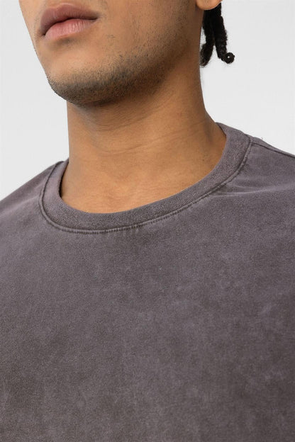 Yıkamalı Metal Detaylı Oversize Tişört