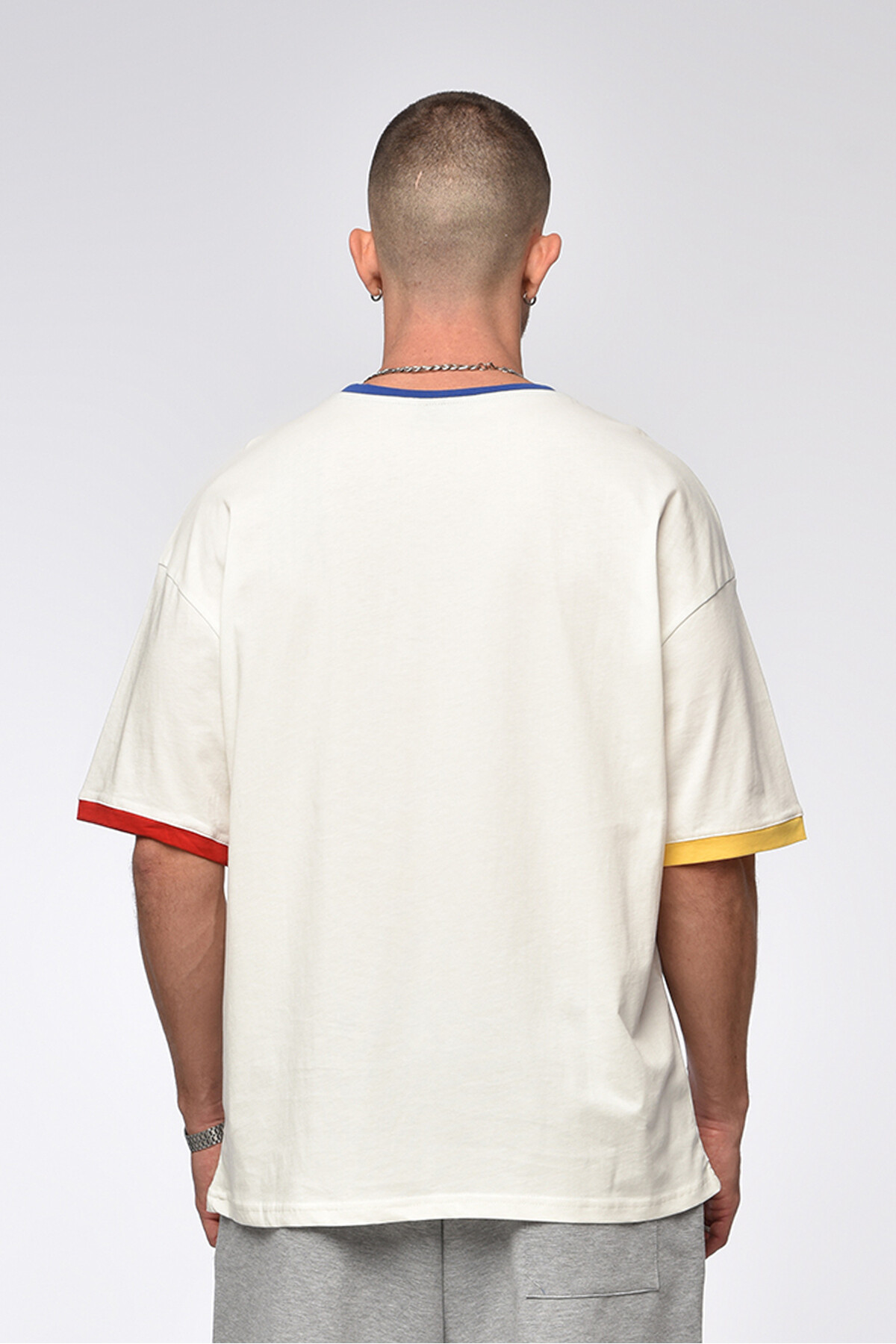 Ekru Kol Renk Detaylı Baskılı Oversize T-Shirt