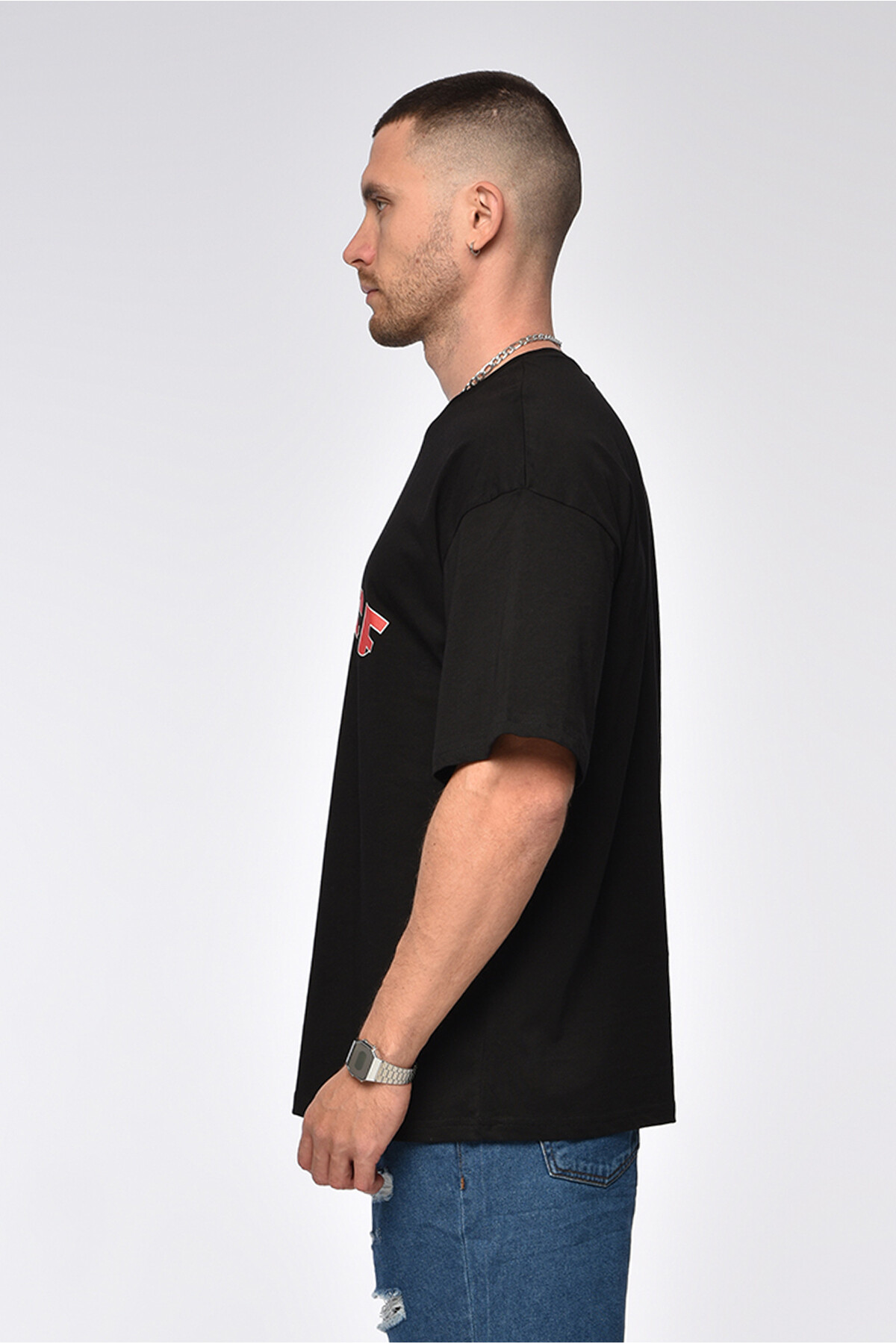 Siyah Magnet Detaylı Oversize T-Shirt
