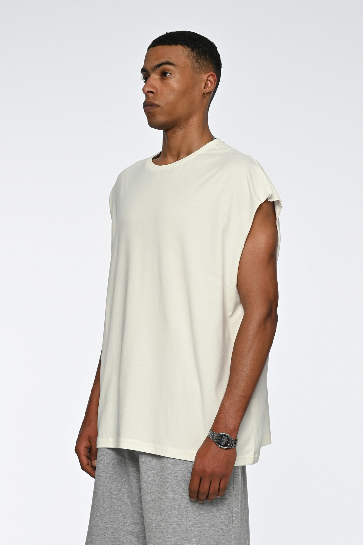 Beyaz Basic Oversize Kolsuz T-Shirt