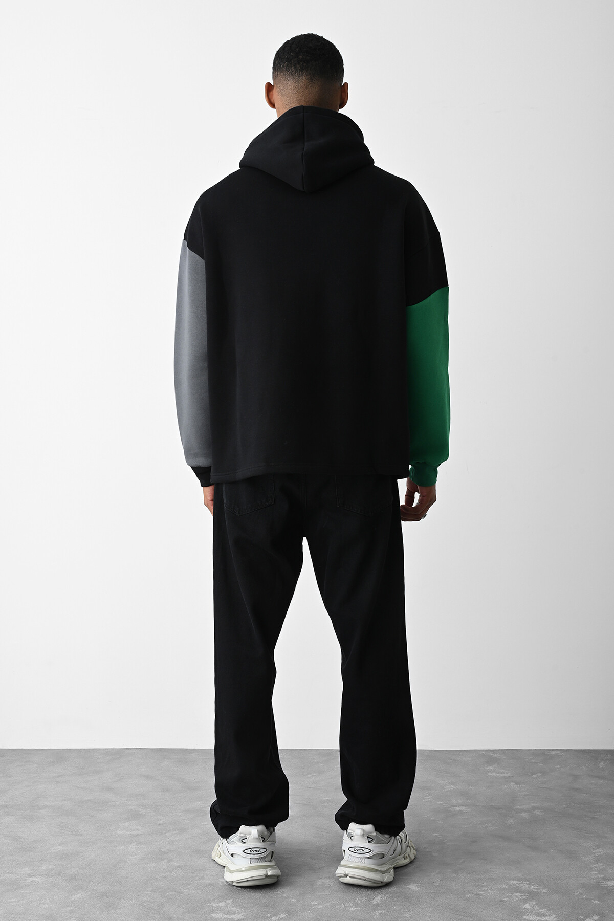 Siyah Kol Renk Detaylı Kapüşonlu Oversize Sweatshirt