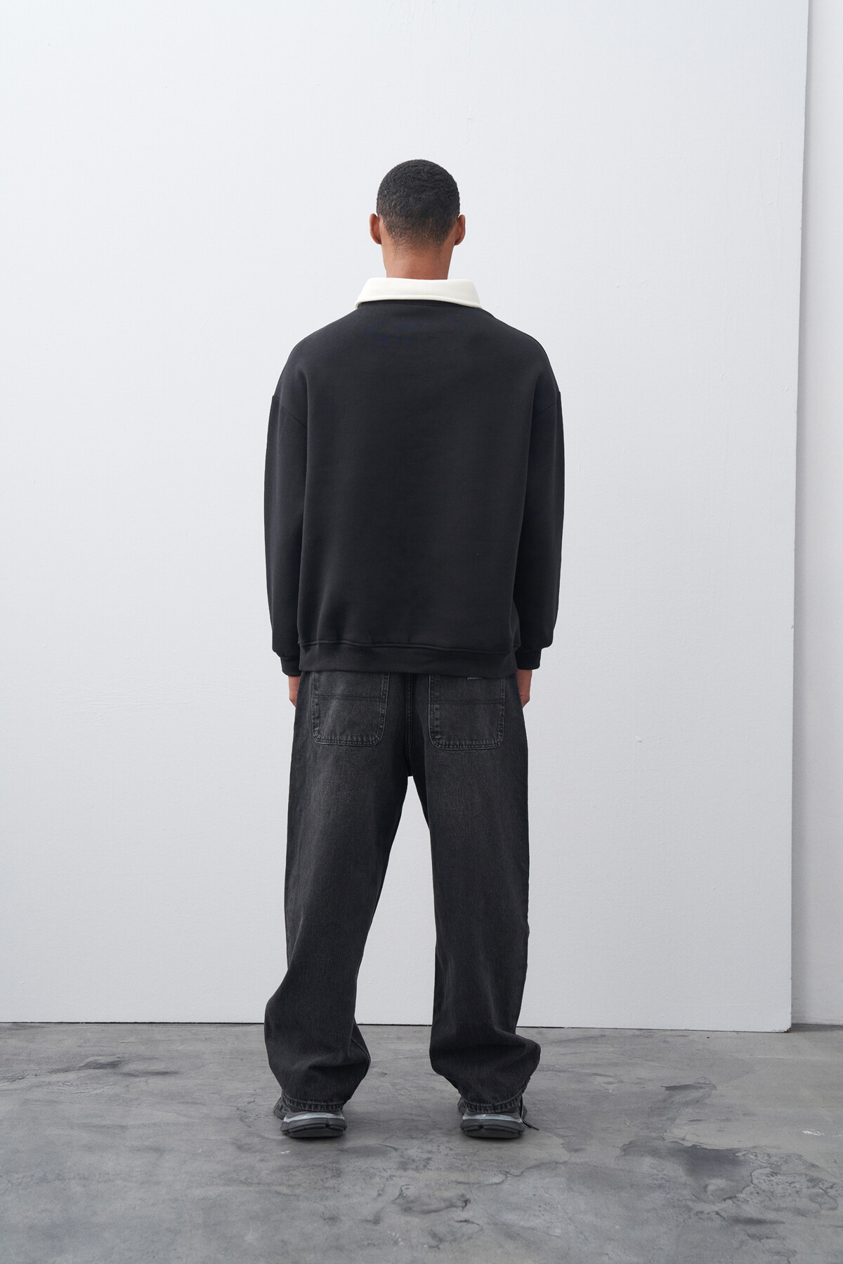 Siyah Polo Yaka Baskılı Oversize Sweatshirt