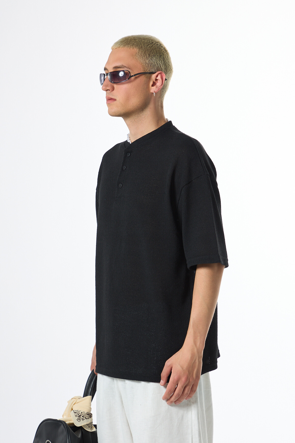 Ön Düğme Detaylı Oversız Triko T-Shirt Siyah