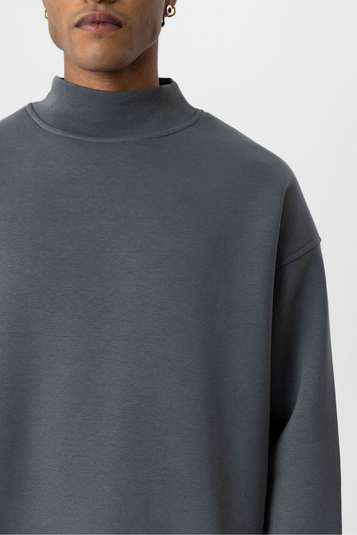 BASIC OVERSIZE BALIKÇI YAKA SWEATSHIRT FÜME