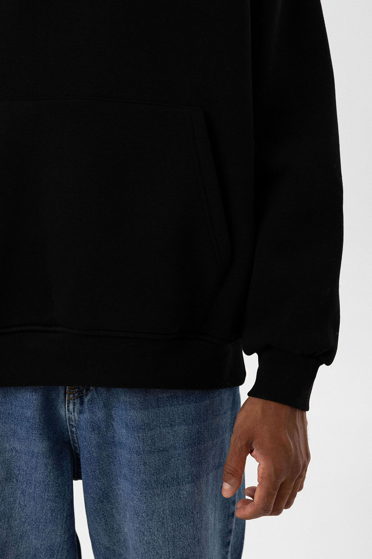 BASIC OVERSIZE FERMUAR DETAYLI KAPÜŞONLU SWEATSHIRT SİYAH