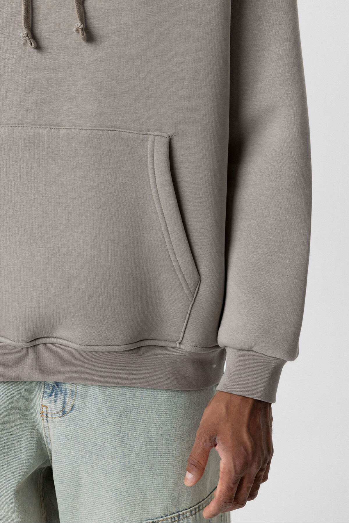 BASIC OVERSIZE KAPÜŞONLU CEP DETAYLI SWEATSHIRT VİZON