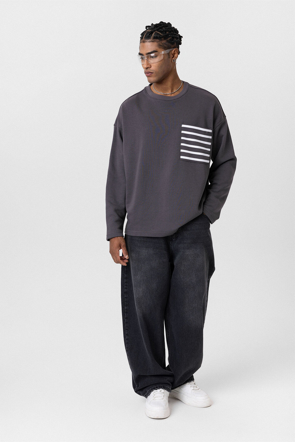 CEP DETAYLI OVERSIZE SWEATSHIRT FÜME