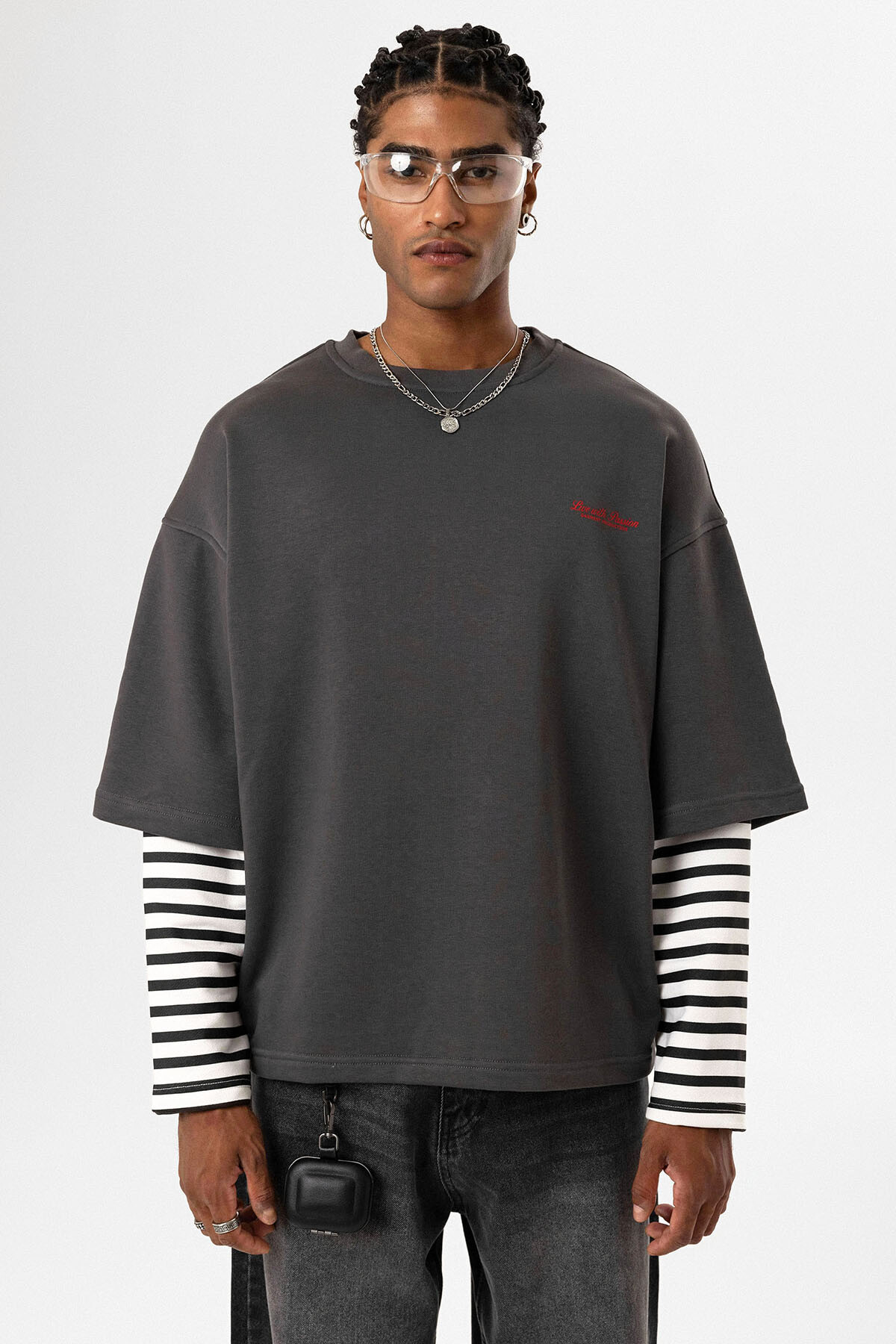 ÇİFT KOL DETAYLI BASKILI OVERSIZE SWEATSHIRT FÜME